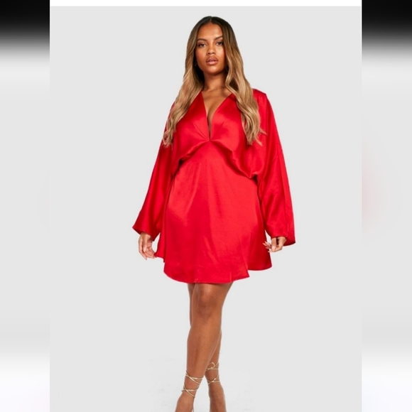 🍁🍂NWOT Boohoo Plus Satin Batwing Skater Dress  Size 18 - Picture 2 of 8